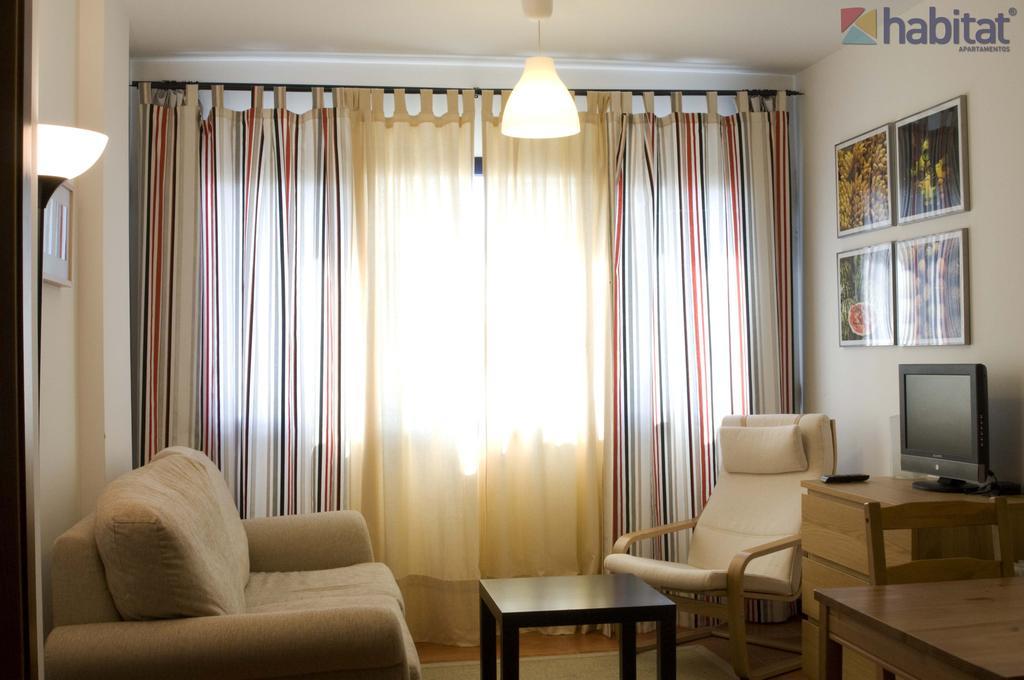Apartamentos Habitat Zona Media Monachil Rum bild